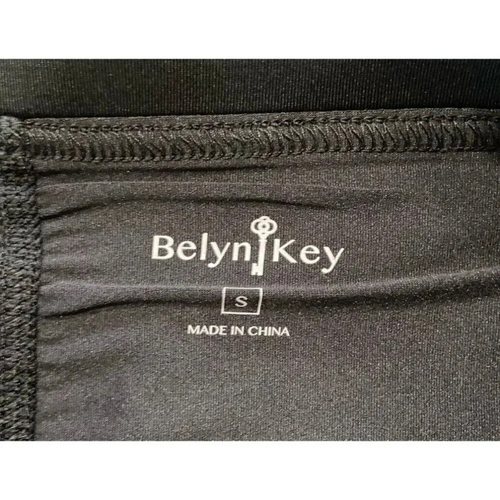 NWT Belyn Key Mia Skort Skirt Black Purple Stem Floral Print Small S New - Picture 3 of 5